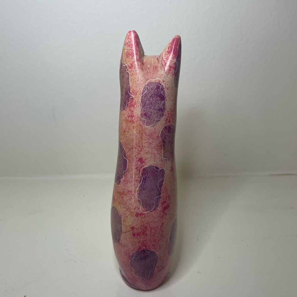Pink soapstone cat‎ figurine, 6 inches - Picture 3 of 4